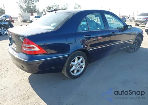 2002 Mercedes-Benz C 240 z USA, uszkodzony, nr VIN WDBRF61J02F286298